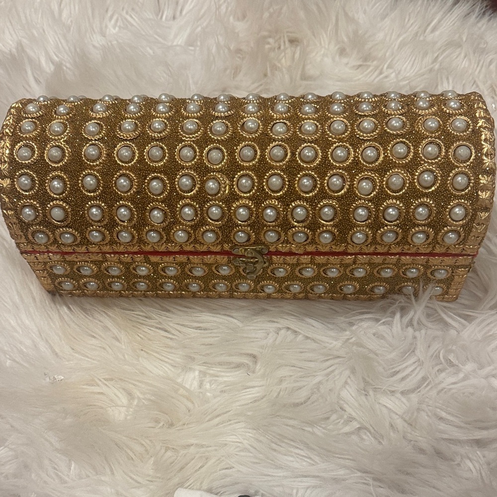 Gold pearl jewelry case